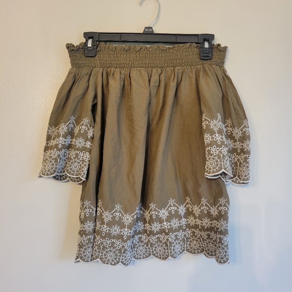 Abercrombie And Fitch Off Shoulder Blouse - Picture 3 of 5